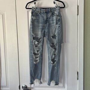 AEO AE mom jeans destroyed distressed 00 short American Eagle